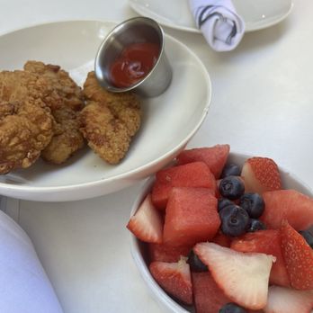 Glass & Vine - Kids chicken tenders and fruit - New American Near Me - Miami, Florida Glass & Vine - Kids chicken tenders and fruit - New American Near Me - Miami, Florida