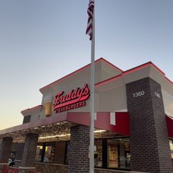 Freddy's Frozen Custard & Steakburgers - Building