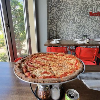 Tucci's Pizza - Plain New York pie - Pizza Near Me - Boca Raton, Florida