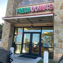 Fresh Donuts - Front of the store