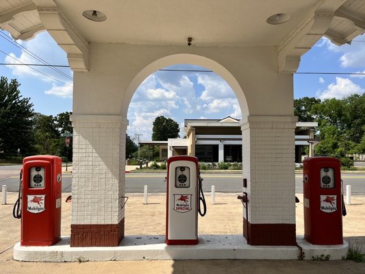 Little Rock Central High School National Historic Site by null