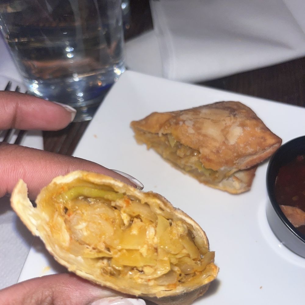 Blu Seafood - Seafood Egg Roll - Seafood Near Me - Queens, New York
