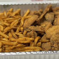 Luna's Chicken N' Seafood - Chicken wings