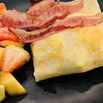 Geppetto Cafe - Bonjour Crepe with Fresh Fruit Salad - Creperies Near Me - Pittsburgh, Pennsylvania Geppetto Cafe - Bonjour Crepe with Fresh Fruit Salad - Creperies Near Me - Pittsburgh, Pennsylvania