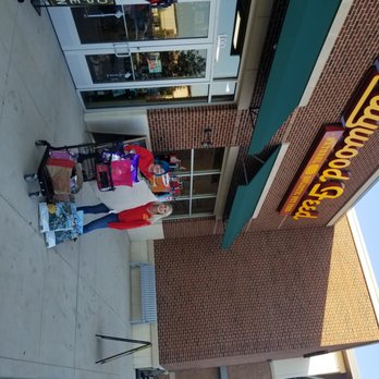Hollywood Feed - Always helping others! - Pet Stores Near Me - Sugar Land, Texas Hollywood Feed - Always helping others! - Pet Stores Near Me - Sugar Land, Texas