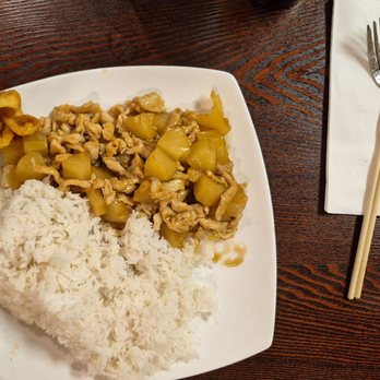 Peace Cuisine - Pineapple chicken and white rice, exactly as I requested. Chopsticks to dig in, fork to finish. - Chinese Near Me - West Sacramento, California Peace Cuisine - Pineapple chicken and white rice, exactly as I requested. Chopsticks to dig in, fork to finish. - Chinese Near Me - West Sacramento, California