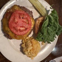 Classic burger with cheddar cheese. Mac and cheese on the side