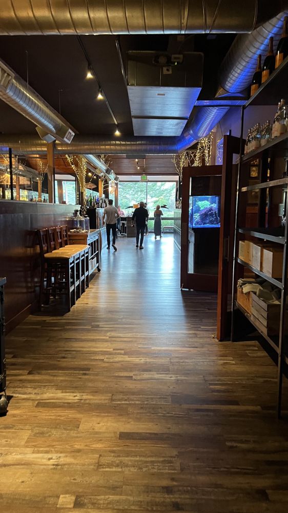 Boneyard Saloon & Kitchen