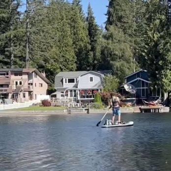 North Lake - Man fishing on his paddleboard - Lakes Near Me North Lake - Man fishing on his paddleboard - Lakes Near Me