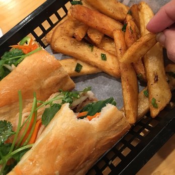 Blurr Kitchen - BBQ Chicken Banh Mi & Garlic fries - meh/greasy - Asian Fusion Near Me - Santa Clara, California Blurr Kitchen - BBQ Chicken Banh Mi & Garlic fries - meh/greasy - Asian Fusion Near Me - Santa Clara, California