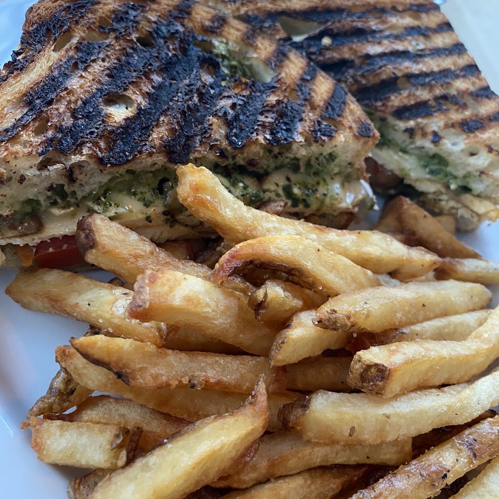 Squealing Pig - Chicken pesto panini - American Near Me - Provincetown, Massachusetts Squealing Pig - Chicken pesto panini - American Near Me - Provincetown, Massachusetts