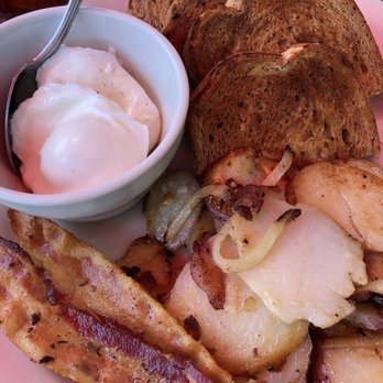 McGregor Cafe - Poached eggs with bacon and rye toast - Breakfast & Brunch Near Me - Fort Myers, Florida