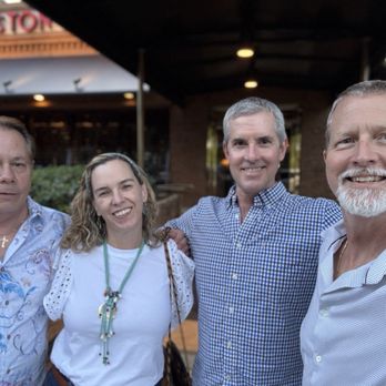 Houston's Restaurant - Family - New American Near Me - Boca Raton, Florida