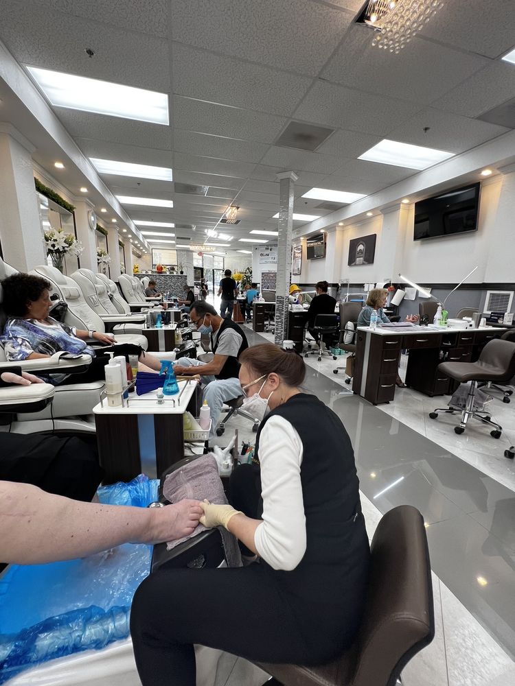 DELUXE NAILS Updated October 2024 19 Reviews 12040 S Jog Rd