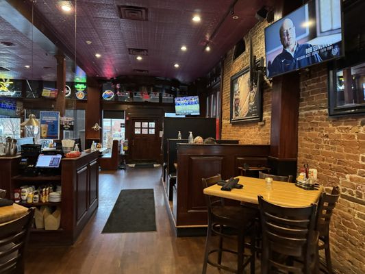 McCray's Tavern by null