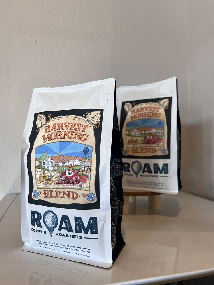 Roam Coffee House Logo