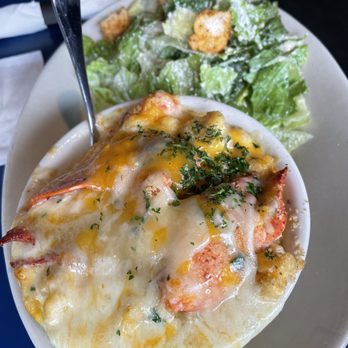 Boston Sail Loft - Lobster Mac and Cheese - Bars Near Me - Boston, Massachusetts