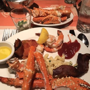Shaw's Crab House - Crab leg heaven - Seafood Near Me - Chicago, Illinois
