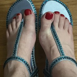 Leaf Aveda Salon Spa - Pedicure.