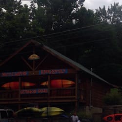 Mutt E Waters River Rentals - Mutt E. Waters front. Pic doesn't do the store justice.
