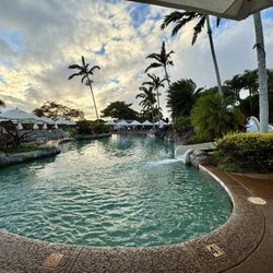 Castle Kiahuna Plantations & The Beach Bungalows - Slide end of the pool