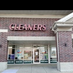 Best Plus Cleaner - Very friendly owner. Nice cleaners and they do alterations.
