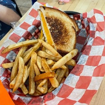 Roxys Restaurant - Kid's grilled cheese with fries - American Near Me - Ridgeland, South Carolina Roxys Restaurant - Kid's grilled cheese with fries - American Near Me - Ridgeland, South Carolina