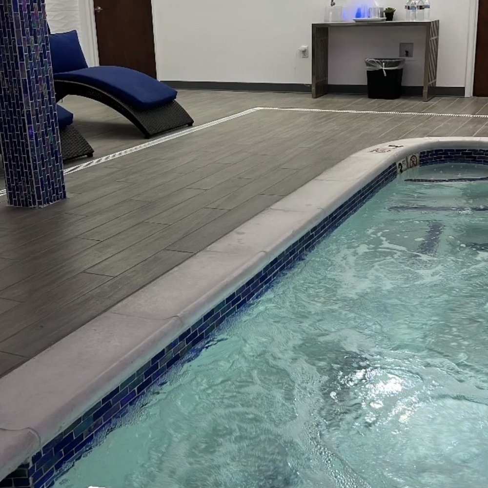 Jacuzzi area Jacuzzi area