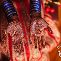 Trendy Henna - Trendy Henna loves doing traditional Indian bridal mehndi! www.TrendyHenna.com