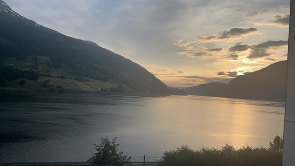 Olden Fjordhotel by null