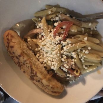 Remingtons of Niagara - Fettuccine with a nice creamy Alfredo sauce with well-cooked chicken strips. - Steakhouses Near Me - Niagara Falls, Ontario Remingtons of Niagara - Fettuccine with a nice creamy Alfredo sauce with well-cooked chicken strips. - Steakhouses Near Me - Niagara Falls, Ontario