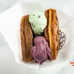 Ozzo - Ice Cream & Waffle Sandwich