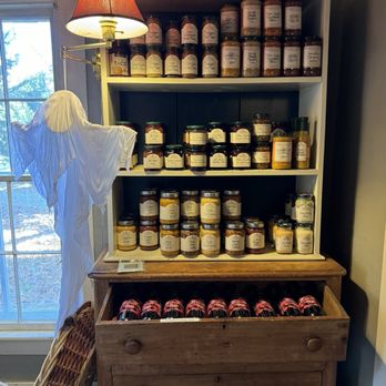 Diamond Hill Vineyards - Wineries Near Me - Cumberland, Rhode Island