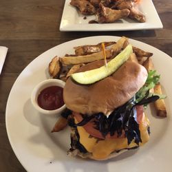 Cedar Grill - Cedar Burger