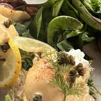 Lapisara Eatery - Dungeness Crab Benedict - Breakfast & Brunch Near Me - San Francisco, California