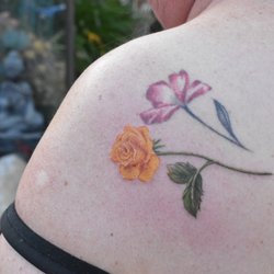 HovInk Tattoos - Yellow rose