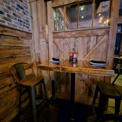 Craftu Kitchen & Tap House - Seating