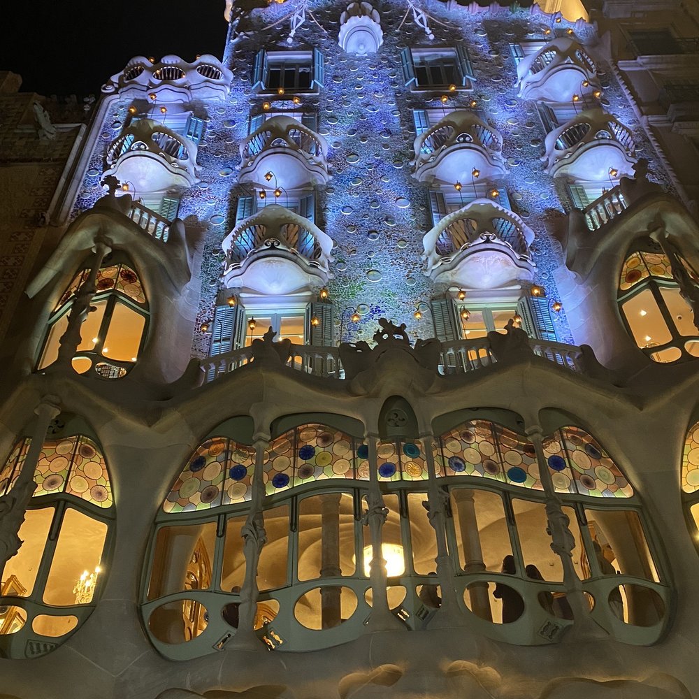 Casa Batlló - Facade - Landmarks & Historical Buildings Near Me - Barcelona, B Casa Batlló - Facade - Landmarks & Historical Buildings Near Me - Barcelona, B