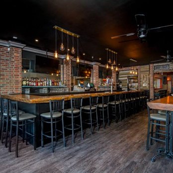 Drift Inn - Cocktail Bars Near Me - East Islip, New York