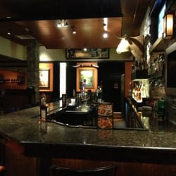 Longhorns Stakehouse - Lonely bar