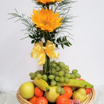 Roadrunner Florist - Fresh fruit and flowers custom designed by Basket Express and Roadrunner Florist, you local Phoenix flower shop - Florists Near Me - Phoenix, Arizona