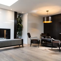 River Lounge - Lounge Area & Fireplace
