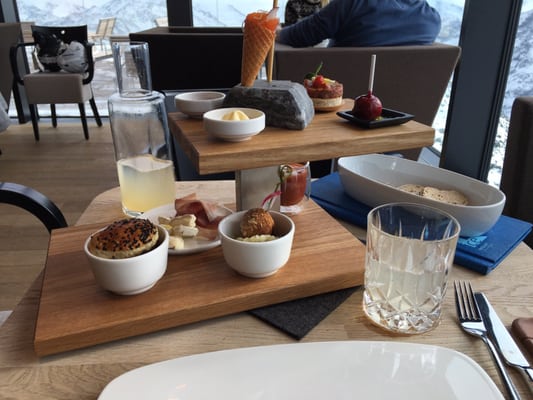 Restaurant ice Q by null