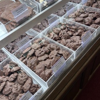 Dan's Minocqua Fudge - Candy Stores Near Me - Minocqua, Wisconsin Dan's Minocqua Fudge - Candy Stores Near Me - Minocqua, Wisconsin