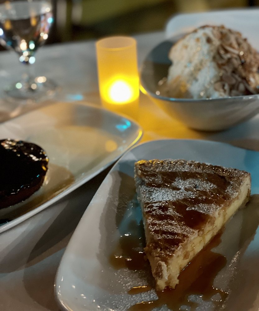 Social spots from Bistrot Lepic & Wine Bar