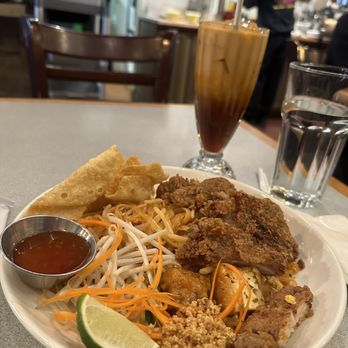 Time Thai Kitchen - Pad Thai Fried Chicken with Thai Ice Tea - Thai Near Me - Pleasanton, California Time Thai Kitchen - Pad Thai Fried Chicken with Thai Ice Tea - Thai Near Me - Pleasanton, California