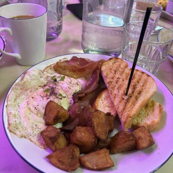 Lola's Eatery - Breakfast & Brunch Near Me - Pittsburgh, Pennsylvania