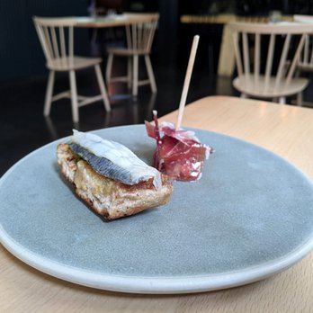 Prado Restaurante - Prado 09-05-21: Sardine, Parsley and Lardo Toast / Smoked Quail Egg, Acorn Ham - Portuguese Near Me - Lisbon, 11