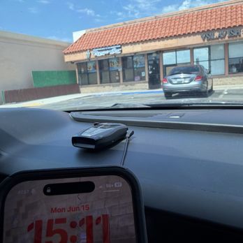 Mariscos La Reyna Del Sur - They're supposed to be open right now according to their business hours.. yet they're closed - Mexican Near Me - Chula Vista, California