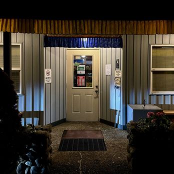 Wildberry Restaurant - Outside of restaurant - American Near Me - Ashford, Washington Wildberry Restaurant - Outside of restaurant - American Near Me - Ashford, Washington